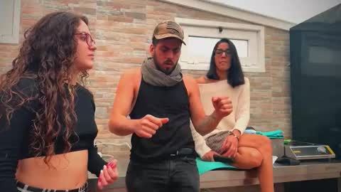 ANDREA STEPH  MIKE online show from December 16, 10:31 am