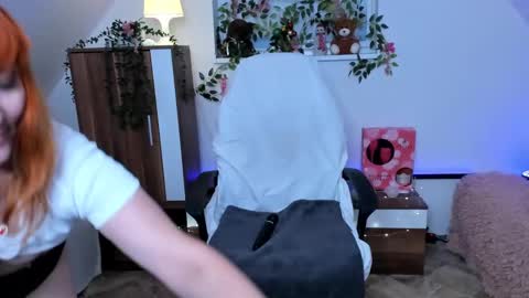 Milana - on air every day except Wednesday from 9 pm to 4 am European time online show from February 4, 12:40 am