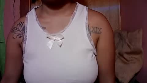 Snapshot of naughtymom_33 chatting on September 29, 10:58 pm naughtymom_33 online show from September 29, 10:58 pm