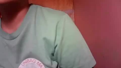 Snapshot of naughtymom_33 chatting on October 3, 10:18 pm naughtymom_33 online show from October 3, 10:18 pm