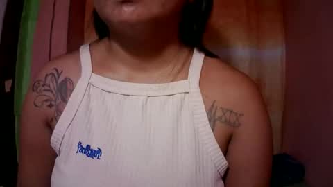 Snapshot of naughtymom_33 chatting on October 19, 7:42 am naughtymom_33 online show from October 19, 7:42 am