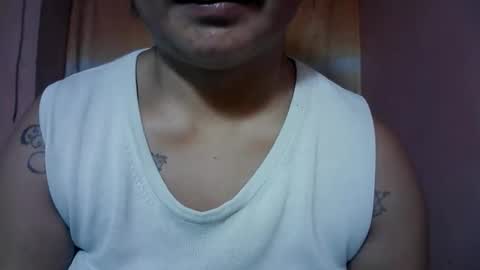 Snapshot of naughtymom_33 chatting on November 20, 9:09 am naughtymom_33 online show from November 20, 9:09 am