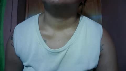 Snapshot of naughtymom_33 chatting on November 21, 9:19 am naughtymom_33 online show from November 21, 9:19 am