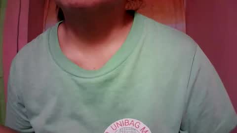 Snapshot of naughtymom_33 chatting on November 21, 9:57 pm naughtymom_33 online show from November 21, 9:57 pm