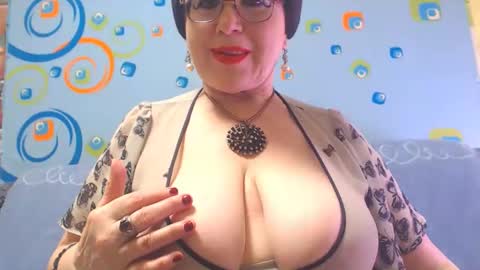 OldKinkyMILF online show from January 11, 5:20 am