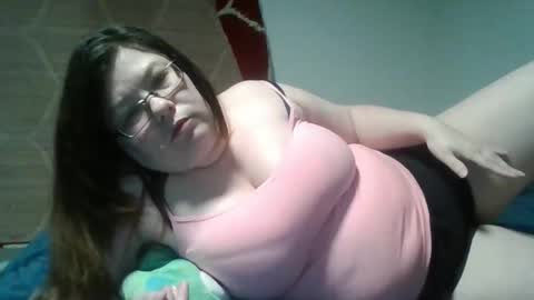 Snapshot of naughtynatalie1988x chatting on May 22, 12:07 am Natalie online show from May 22, 12:07 am