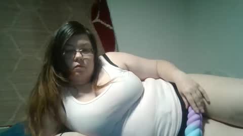 Snapshot of naughtynatalie1988x chatting on June 2, 12:34 am Natalie online show from June 2, 12:34 am