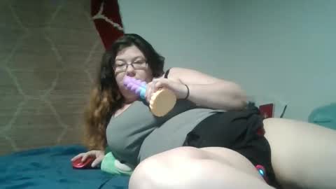 Snapshot of naughtynatalie1988x chatting on June 5, 3:35 am Natalie online show from June 5, 3:35 am