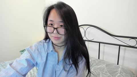 Gigi Chu  online show from January 22, 4:33 pm