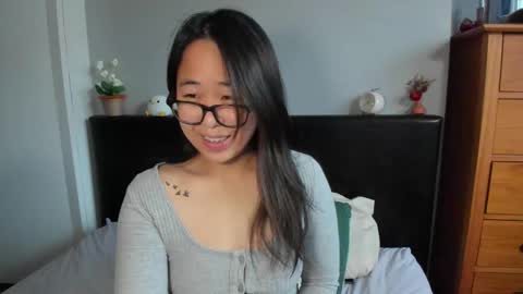 Gigi Chu  online show from February 2, 12:37 pm