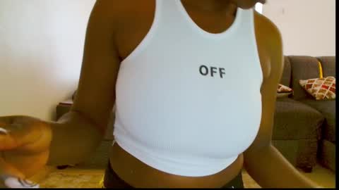 Snapshot of naughtynova01 chatting on November 17, 10:10 am ellah online show from November 17, 10:10 am