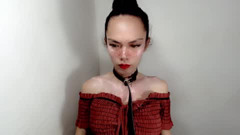 naughtypetiteangel online show from September 23, 9:45 am