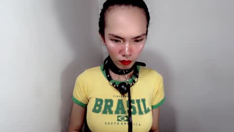 naughtypetiteangel online show from November 19, 8:58 am