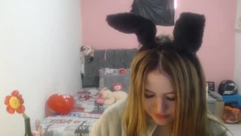 naughtyplayass online show from March 12, 7:38 pm