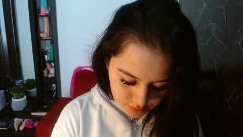 naughtyplayass online show from May 6, 3:39 pm