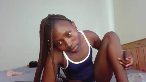 naughtyqueen12 online show from December 16, 6:40 am