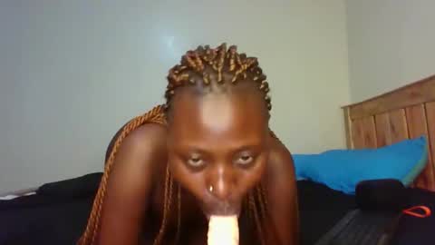 naughtyqueen12 online show from January 16, 11:09 pm