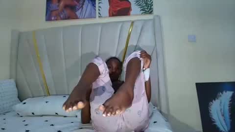 Snapshot of naughtyruby12 chatting on January 10, 10:17 am shyreen online show from January 10, 10:17 am