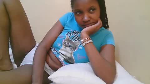 Snapshot of naughtysammur25 chatting on October 8, 2:09 am naughtyqueen online show from October 8, 2:09 am