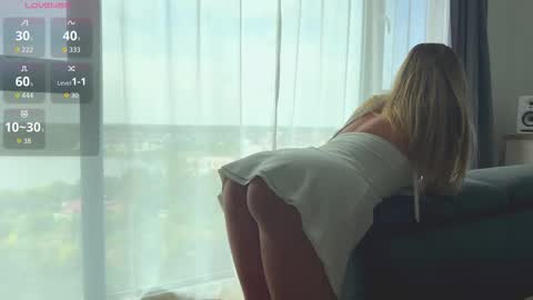 Lara  Ryan online show from September 11, 11:10 am