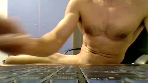 Snapshot of naughtywolf322 chatting on May 8, 9:31 pm Volk online show from May 8, 9:31 pm