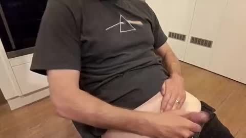 James online show from October 11, 2:15 pm