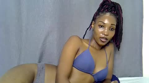 Snapshot of naughtyy4u chatting on May 2, 9:36 am naughtyy4u online show from May 2, 9:36 am