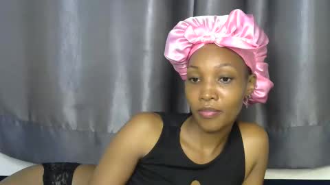 Snapshot of naughtyy4u chatting on May 13, 8:38 pm naughtyy4u online show from May 13, 8:38 pm