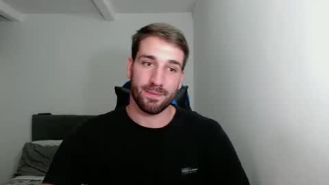 Snapshot of naugthy18boy chatting on January 20, 8:29 pm Nico online show from January 20, 8:29 pm