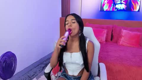 Snapshot of naugthy_skinny chatting on September 27, 6:24 pm Angela  online show from September 27, 6:24 pm