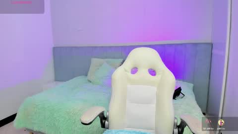 Snapshot of naugthy_skinny chatting on October 13, 5:46 pm Angela  online show from October 13, 5:46 pm