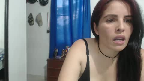 Snapshot of naugthymilf23 chatting on December 15, 9:53 pm keyra online show from December 15, 9:53 pm