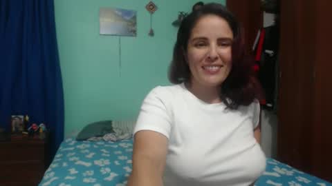 Snapshot of naugthymilf23 chatting on November 29, 12:46 am keyra online show from November 29, 12:46 am