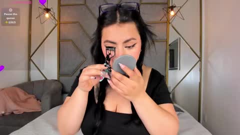 NavannyCattan online show from October 2, 5:36 am