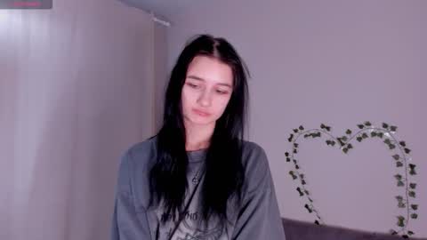 Snapshot of naya_mirel chatting on February 25, 8:02 am Kira online show from February 25, 8:02 am