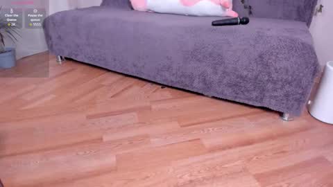 Snapshot of naya_mirel chatting on March 5, 9:11 pm Kira online show from March 5, 9:11 pm