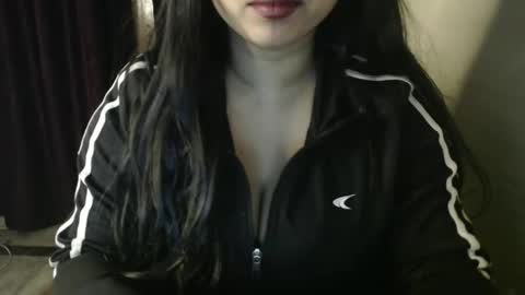 nayla56 online show from December 22, 9:56 pm