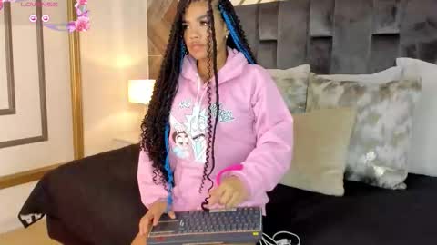    online show from October 6, 11:40 am