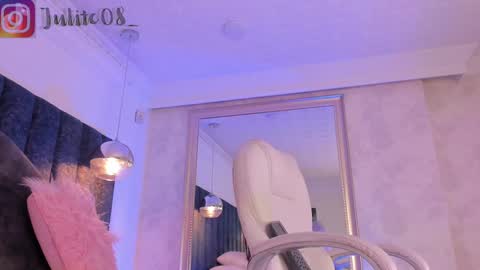 Juli  online show from January 10, 2:34 pm