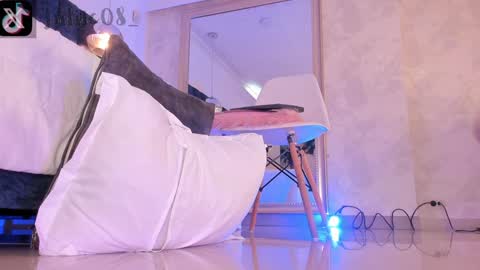 Juli  online show from January 11, 2:47 pm