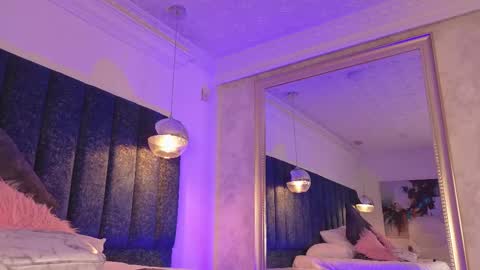 Juli  online show from February 23, 12:05 pm