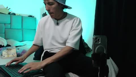 Im Nayton online show from October 21, 11:38 pm