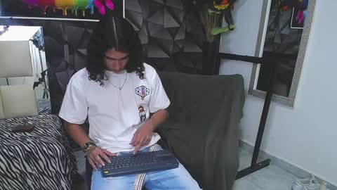 Snapshot of nazper_ chatting on December 7, 4:47 pm Nazper online show from December 7, 4:47 pm
