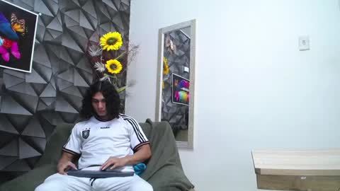 Snapshot of nazper_ chatting on December 18, 7:41 pm Nazper online show from December 18, 7:41 pm