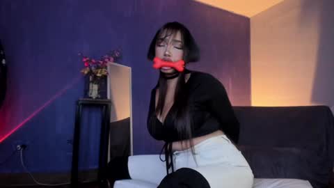 Snapshot of ne_fertari chatting on January 21, 2:26 pm Nefertari online show from January 21, 2:26 pm