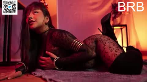 Snapshot of ne_fertari chatting on December 15, 11:25 am Nefertari online show from December 15, 11:25 am