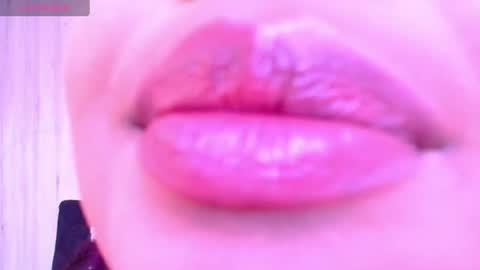 Esmeralda online show from July 18, 1:59 pm