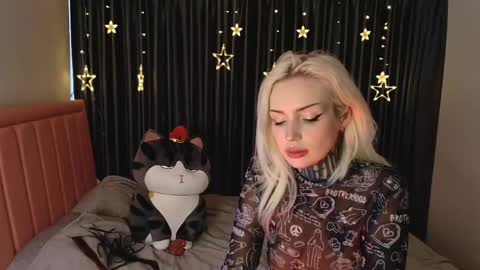 Snapshot of necroblonde chatting on May 2, 5:23 am necroblonde online show from May 2, 5:23 am