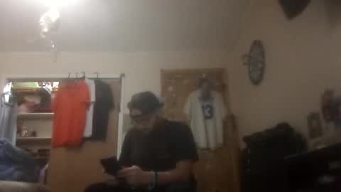 Snapshot of needu802318 chatting on January 18, 11:08 pm Easy E online show from January 18, 11:08 pm