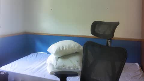 Snapshot of needweedalot chatting on March 22, 1:47 pm G as the point online show from March 22, 1:47 pm